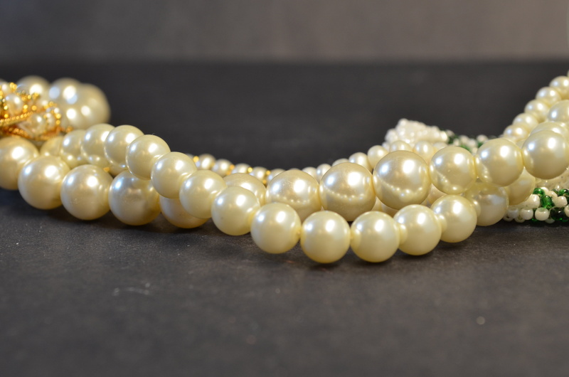 jewelry, no people, 4K, glamour, beaded, shiny, selective focus, bijouterie, ornate, upper class, gray, luxury, elegance, beads, necklace, close-up, gemstone