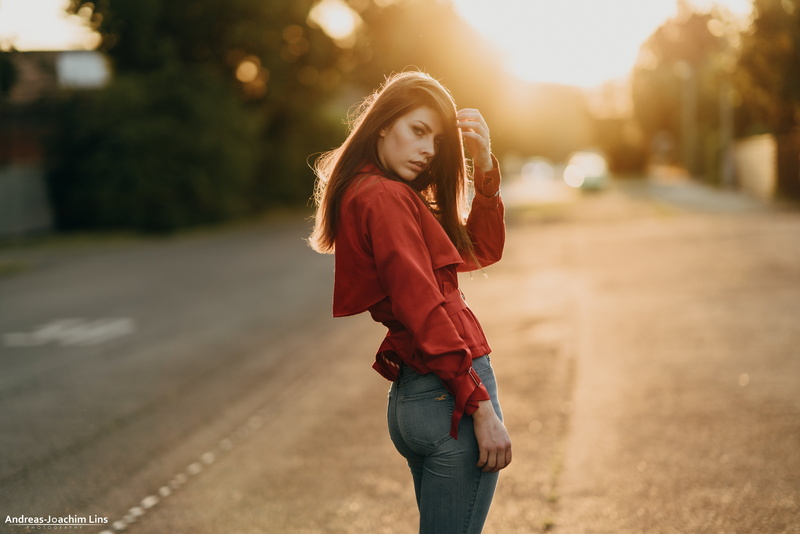women, blue eyes, 4K, looking over shoulder, red jackets, Andreas-Joachim Lins, hands in hair, portrait, denim, brunette