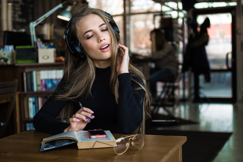 Dmitry Belyaev, women, depth of field, headphones, closed eyes, 720P, portrait, books, cellphone, glasses, blonde