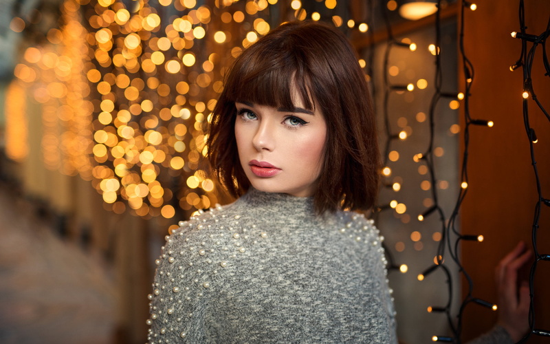 christmas lights, Marie Grippon, young women, hair, fashion, beautiful woman, beauty, gray eyes, front view, women, night, lighting equipment, lights, young adult