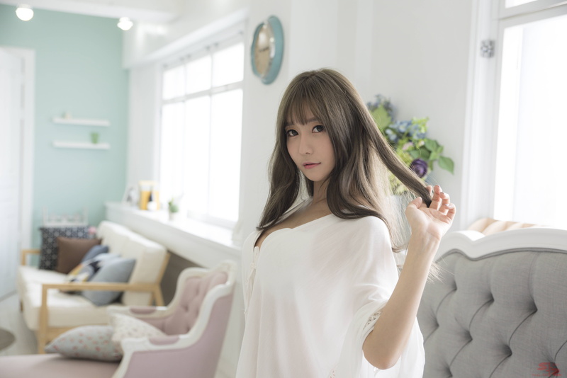 long hair, women, wavy hair, model, Asian, brunette, white clothing, 5K, Choi Seul GI, women indoors, looking at viewer