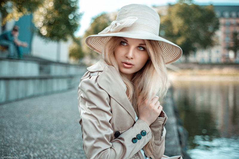 trench coat, face, women outdoors, white coat, model, Trenches, women, millinery, portrait, blonde, hat, blue eyes, 1080P, looking away, coats