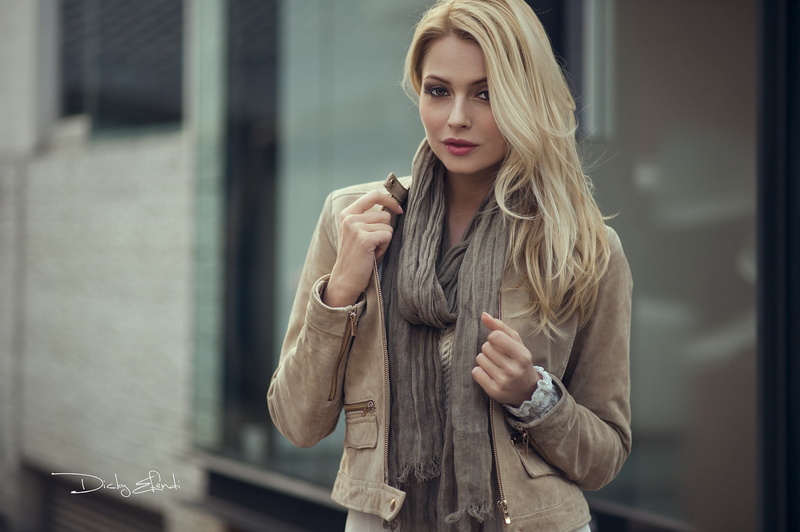 casual clothing, one person, beautiful woman, scarf, beauty, brown eyes, adult, trench coat, Dicky Efendi, hairstyle, young adult, 1080P, blond hair, hair