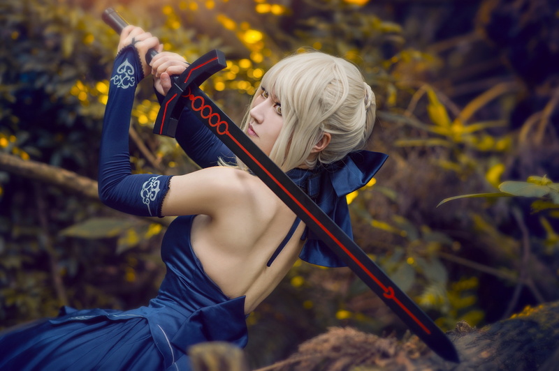 sword, bow, forest, weapons, 1080P, cosplay, hairstyle, leaves, girl, blue, back, nature, look, blonde, image, Asian, costume, shoulders, portrait, blue dress