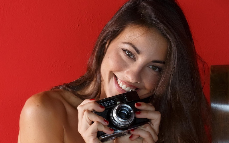camera - photographic equipment, holding, Lorena Garcia, model, beauty, looking at camera, photographer, photography themes, one person, young women, hair