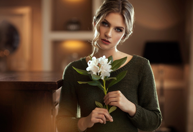 portrait, look, Rus, Mirthe, Maarten Quaadvliet, flower, 1080P, bokeh, jacket, pose, makeup, model, beauty, hairstyle