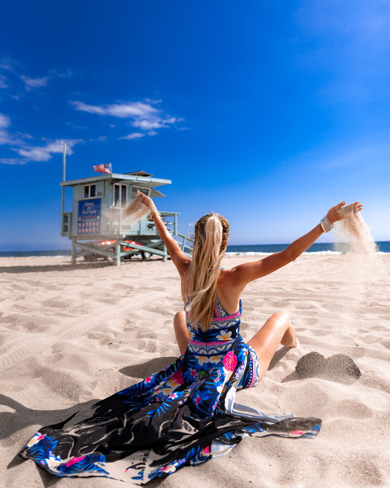 arms raised, portrait, near, green, luxury life, human arm, travel, women, lifestyles, californium, 4K, land, venice beach, real people, full length, hairstyle