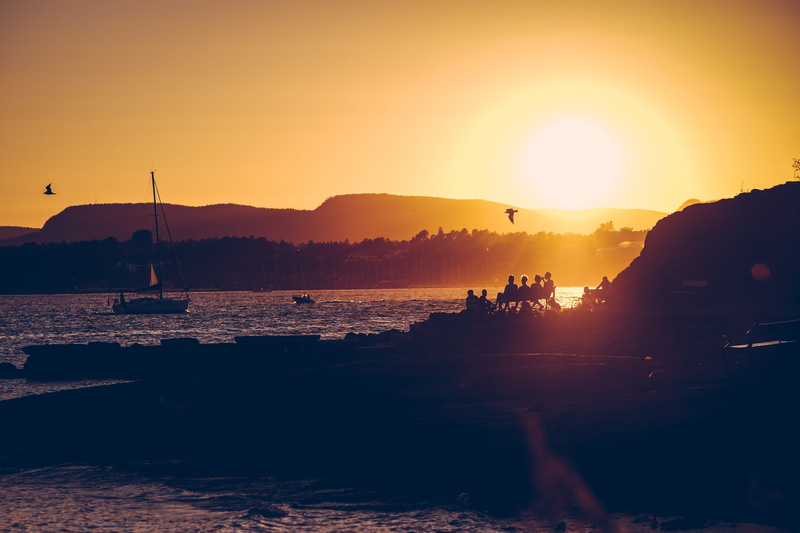bright, sun, watching, water, landscape, sky, bay, beach, land, sunlight, nature, evening, persons, transportation, mountain, leisure activity, lens flare