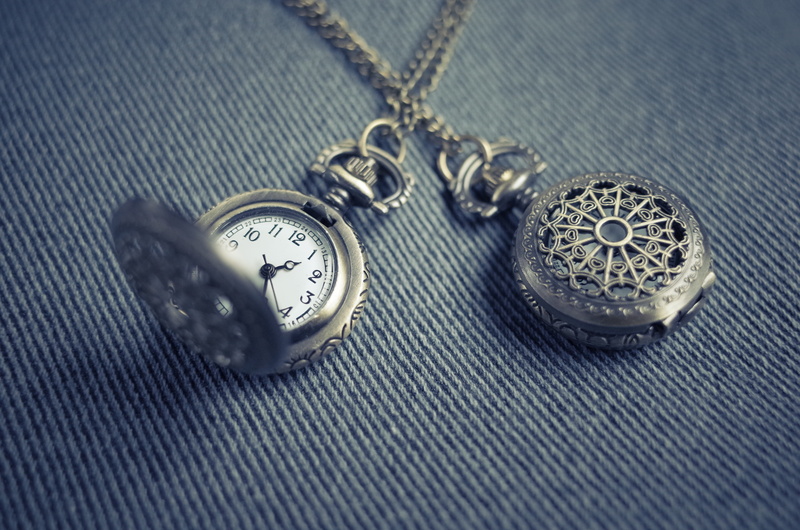 selective focus, pocket, still life, instrument of time, metal, closeup, old, day, close-up, watch, textile, antique, indoors, two, wealth, clock, chain