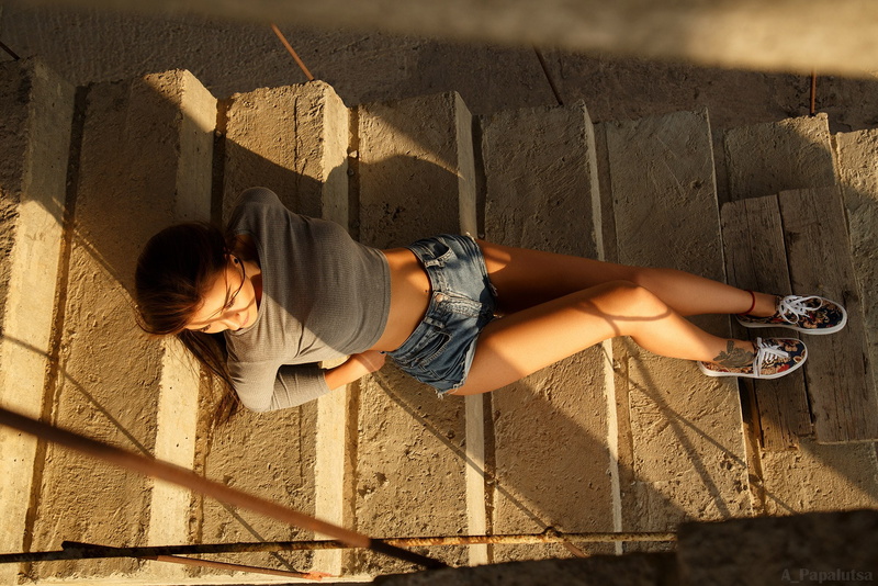 pierced navel, sneakers, Anton Papalutsa, Ruslana Stich, 1080P, tattoo, women, tanned, stairs, belly, jean shorts, portrait, top view