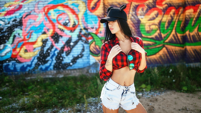 hair, 1080P, brunette, hairstyle, clothing, urban, standing, beautiful woman, graffiti, model, women outdoors, plaid shirt, beautiful people, lifestyles