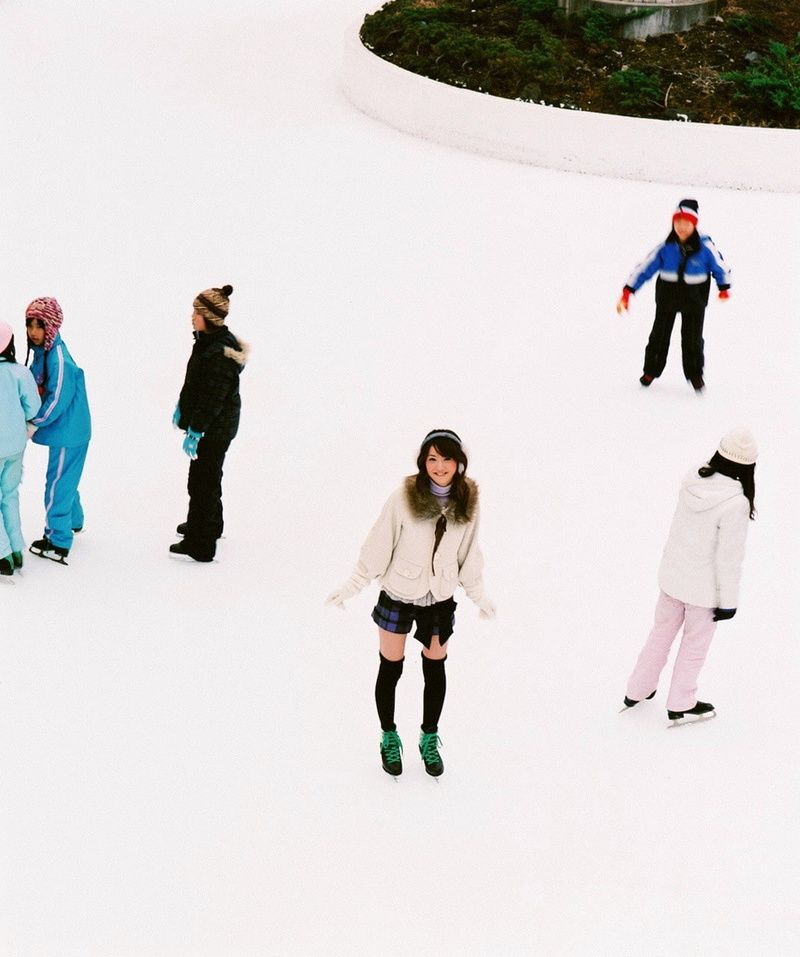 Visual Young Jum, men, Sasaki Nozomi, group of people, front view, child, people, females, women, standing, friendship, togetherness, winter, boys, childhood