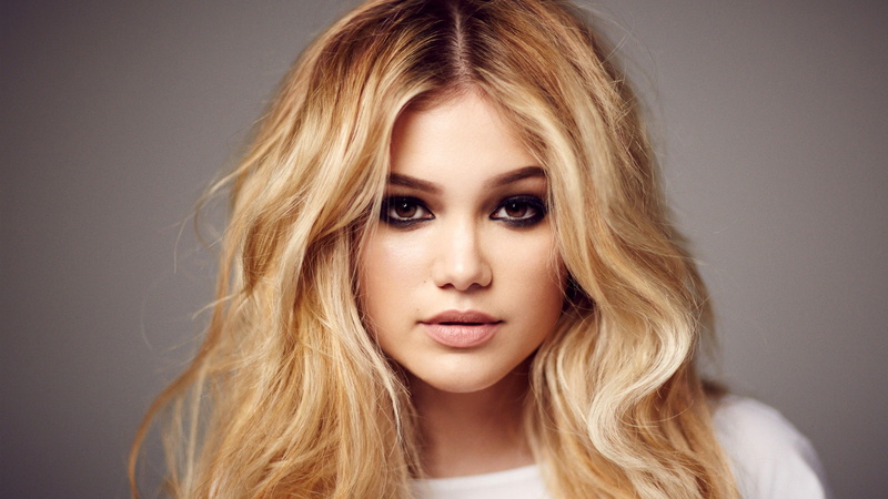 2K, blonde, eyeliner, brown eyes, Olivia Holt, women, looking at viewer, juicy lips