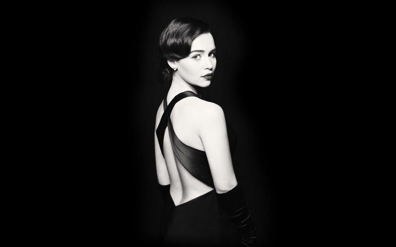 1080P, studio shot, top, one person, hairstyle, contemplation, young women, lifestyles, black, indoors, face, actress, girl, Khaleesi, women, black background