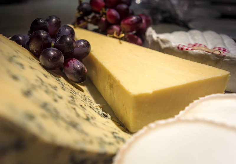 fruit, brie, selective focus, board, temptation, grape, ready-to-eat, indulgence, Cheese, Food, wellbeing, 5K, still life, dairy product, table, healthy eating
