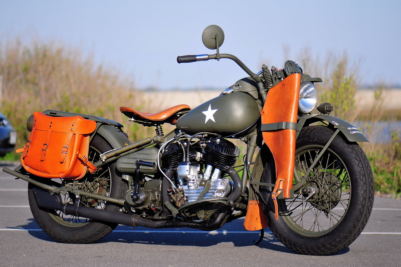 war, crash helmet, parking, 4K, scooter, street, Harley-Davidson, motorcycle, transportation, wheel, city, land vehicle, headlight, military, focus on foreground