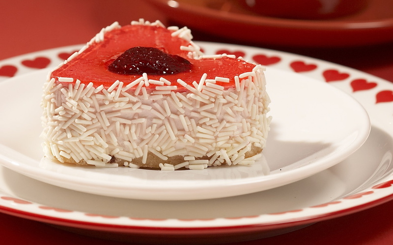 Cake, strawberry, Shaped, 1080P, Heart, Snacks, Love, chocolate, white, sprinkles