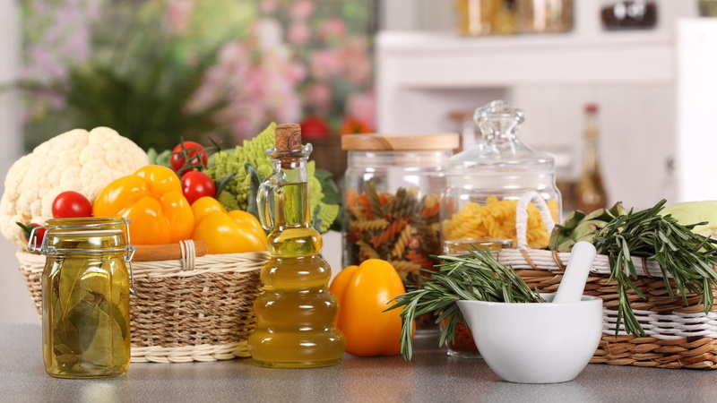 wood - Material, 1080P, indoors, yellow, vegetable, meal, glass - Material, container, vegetables, mortar, dishes, garlic, fresh, choice, white, table
