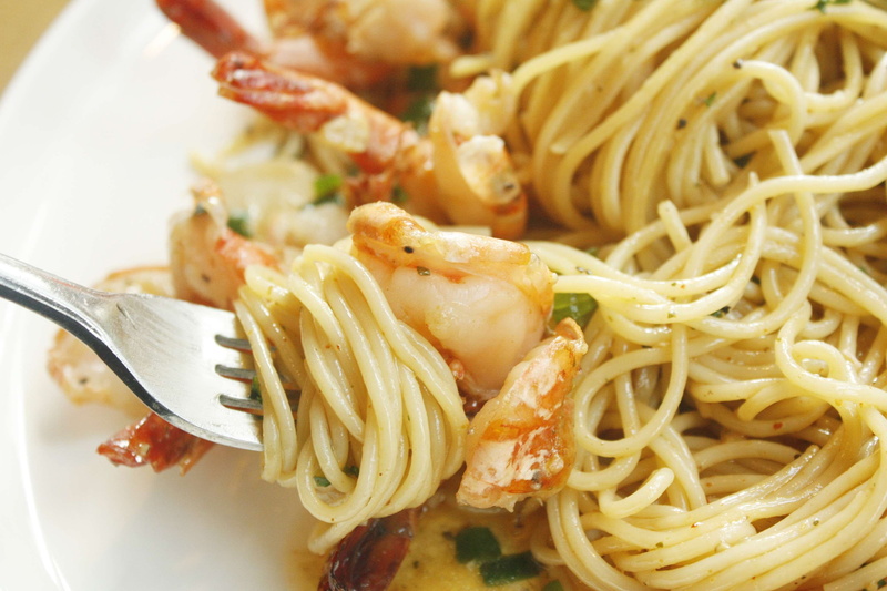 2K, side dishes, pasta, olive, seafood, spaghetti, shrimp, wellbeing, kitchen utensil, crockery, food, ready-to-eat, meal, italian food, healthy eating