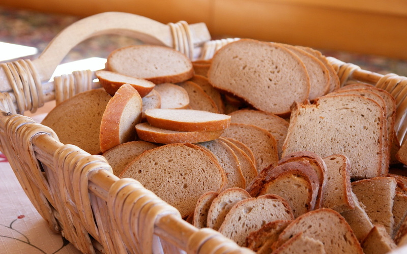loaf of Bread, large group of objects, lot, sliced, food, selective focus, bakery, meal, lunch, freshness, wood - Material, dieting, healthy Eating, slice