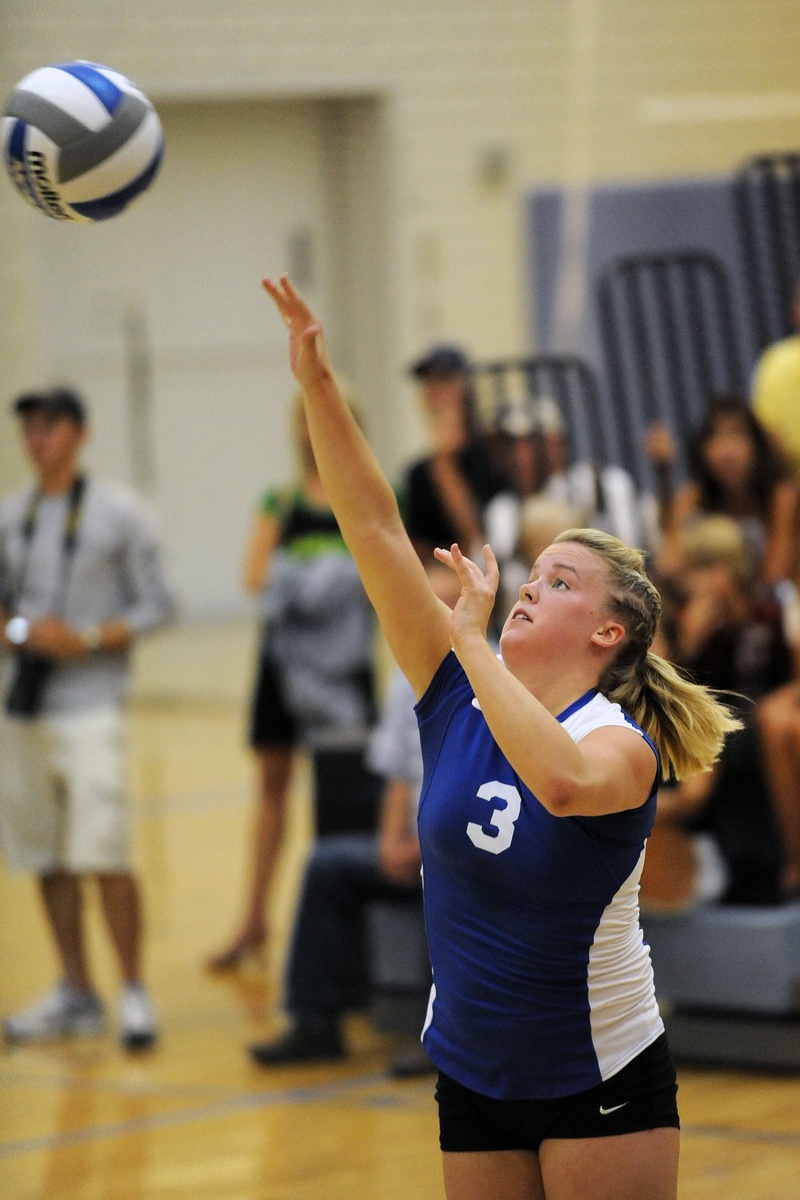 sport, serve, human arm, 2K, group of people, game, court, competition, sports uniform, men, focus on foreground, child, lifestyles, girl, return, net