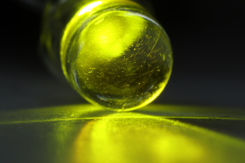 grüne, light-emitting diode, fruit, led, food, no people, studio shot, shining, led light, color, freshness, single object, light point, led lamp, diodes