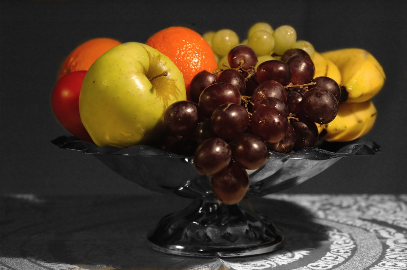 temptation, wellbeing, black background, freshness, clementines, food, grapes, natural, large group of objects, edible, 2K, color, fruit platter, red grapes