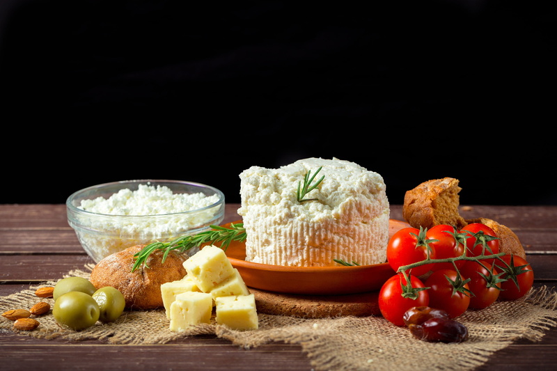 tomatoes, almonds, bokeh, bread, black background, 2K, dates, cheese, olives, table, plate