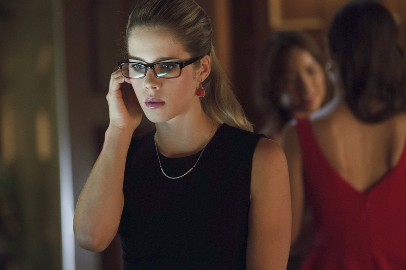 waist up, teenager, serious, adult, beautiful people, eyeglasses, indoors, fashion, front view, Felicity Smoak, young adult, contemplation, Arrow, Emily Bett Rickards