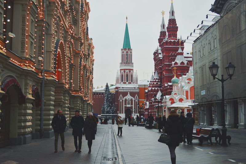 adult, religion, culture, city street, winter, walking, christmas, moscow, molding, fretwork, bricks, russia, travelling, large group of people, architecture