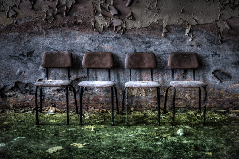 day, wall, obsolete, berllin, architecture, lost, damaged, urbex, 4K, wall - building feature, dirty, stone wall, outdoors, seat, wood - material, weathered