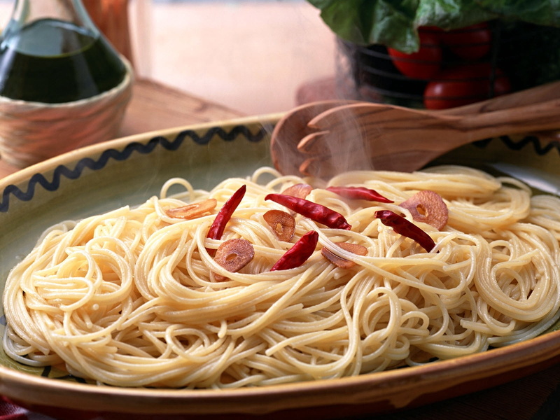 italian food, spaghetti, pasta, healthy Eating, restaurant, red, lunch, italian Culture, italy, basil, indoors, meal, noodles, recipe, focus on foreground