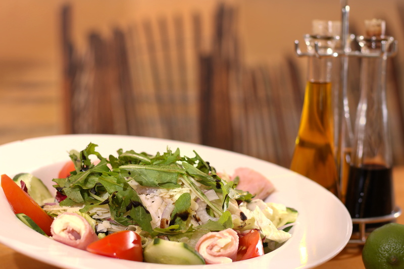 healthy eating, restaurant, ceramic, drink, eat, italian, italians, bacon, balsamic vinegar, starter, frisch, lambs lettuce, tomato, menu, plate, basil
