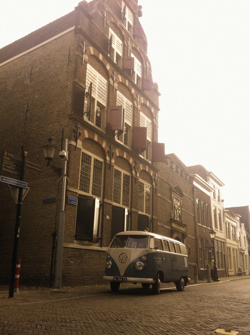 land vehicle, built structure, nature, gouda, road, 2K, mode of transportation, transportation, street, dutch, vw, clear sky, motor vehicle, netherlands