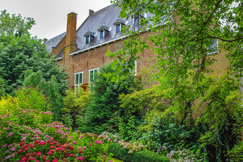 day, home, nature, house, tree, flowers, building exterior, netherlands, luxurious vegetation, 4K, green color, residential district, holland, gouda, ancient