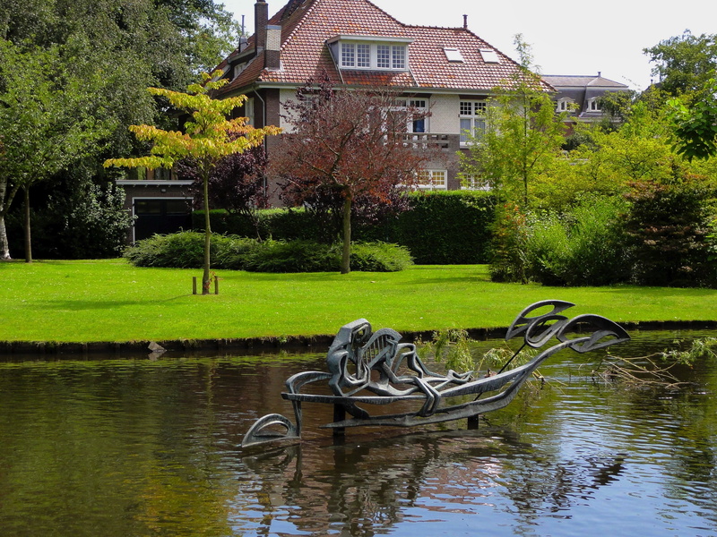 reflections, plant, built structure, water, netherlands, green color, Netherlands, tree, spring, architecture, grass, Gouda, nature, lawn, Home, outside