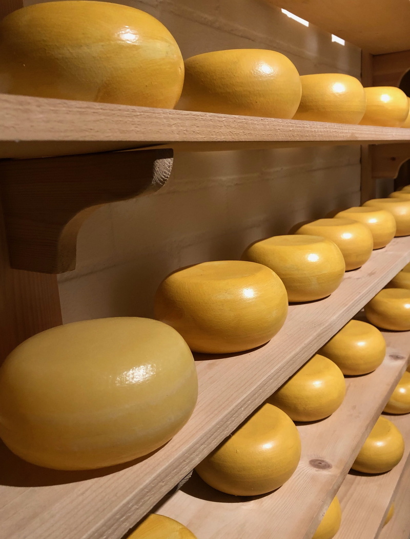 retail, fruit, rack, kitchen utensil, wood - material, delicious, food, yellow, spoon, large group of objects, 2K, cheese, freshness, milk product, household equipment