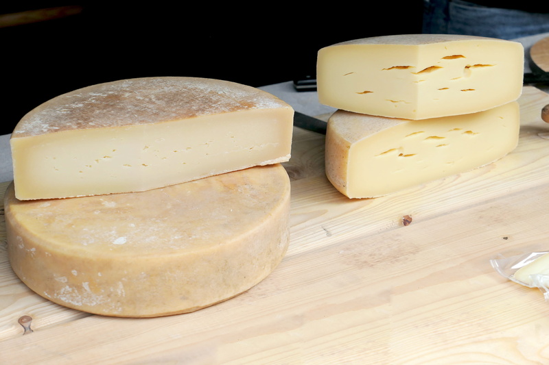 indulgence, bread, ready-to-eat, loaf, gouda, freshness, healthy eating, hard cheese, no people, milk, slice, cheese, 5K, eat, temptation, table, food