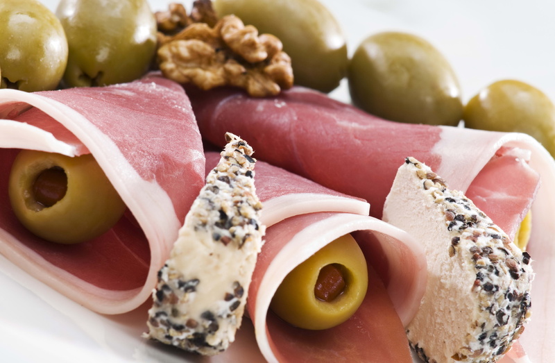 slice, dinner, onion, indoors, gourmet, red, food And Drink, pork, vegetable, fruit, unhealthy Eating, serving size, still life, fruits, wellbeing, baguette