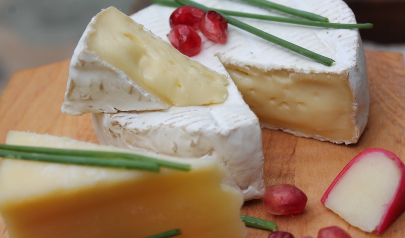 garnish, ready-to-eat, still life, no people, healthy eating, snack, food, meal, herb, selective focus, appetizer, camembert, indulgence, fruit, plate