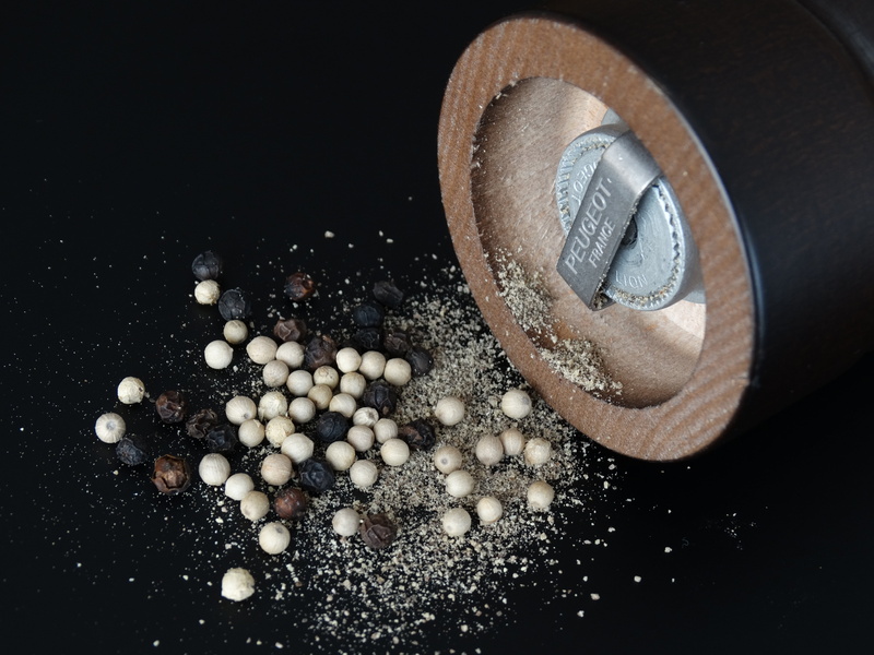 spice, 5K, case, food and drink, close-up, season, pill, pepper mill, freshness, food, black, round, still life, pepper ground, preparation, beans, shape
