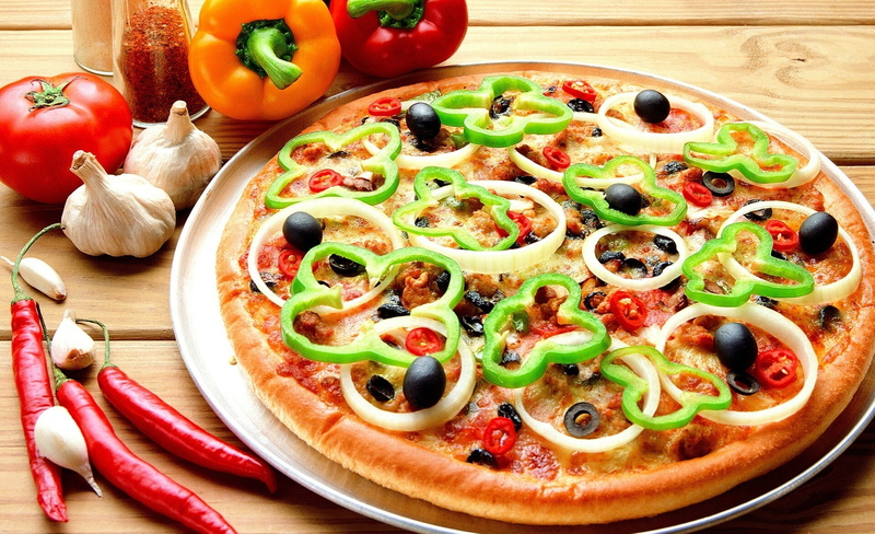 spice, food, olive, onion, baked, pepperoni, freshness, lunch, salami, tomato, sausage, cooking, indoors, bow, basil, cheese, homemade, red, no people