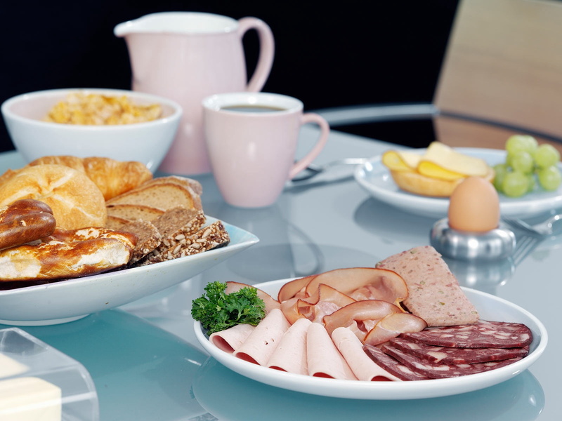 croissant, gourmet, close-up, food And Drink, crockery, beef, drink, breakfast, prepared Potato, fried, ham, meat, dinner, food, pork, ready-to-eat, serving size