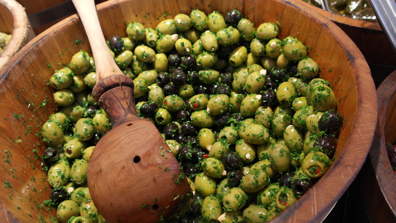 close-up, market, olives, food and drink, green color, brown, healthy eating, spoon, abundance, cooked, blue, green, household equipment, fruit, wood - material