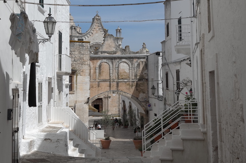 day, building exterior, church, spirituality, architecture, ostuni, outdoors, nature, belief, 2K, no people, city, puglia, building, place of worship