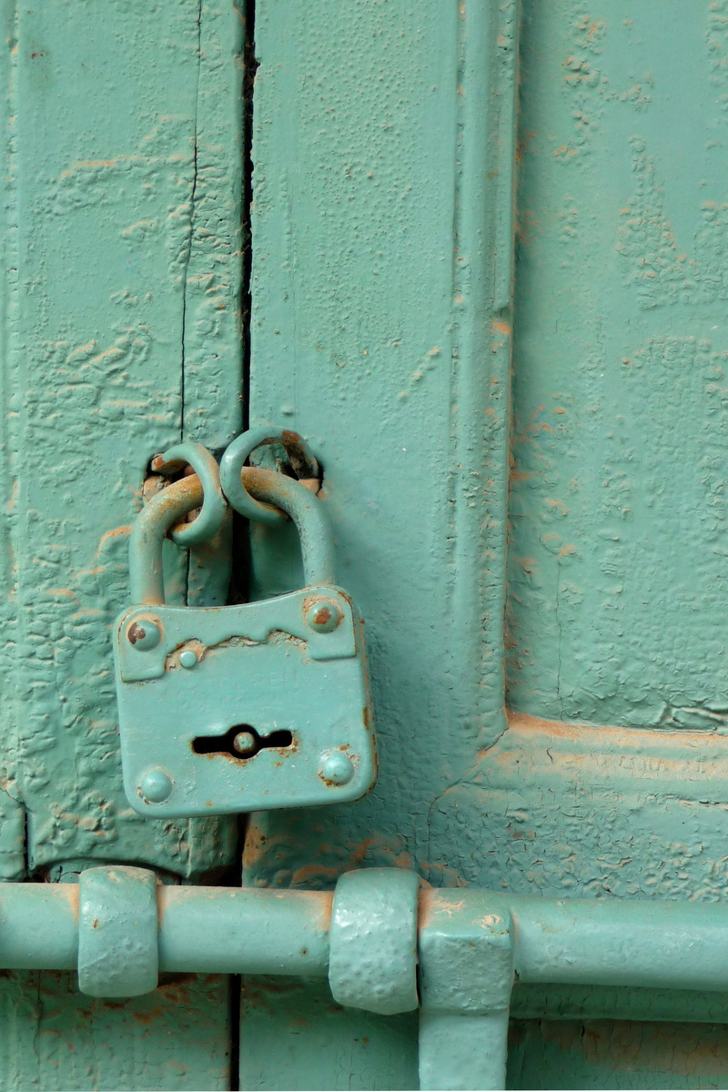 maroc, protection, architecture, palais, security, day, paint, outdoors, 2K, tourism, chain, badia, arabic, building exterior, color, no people, marrakesh