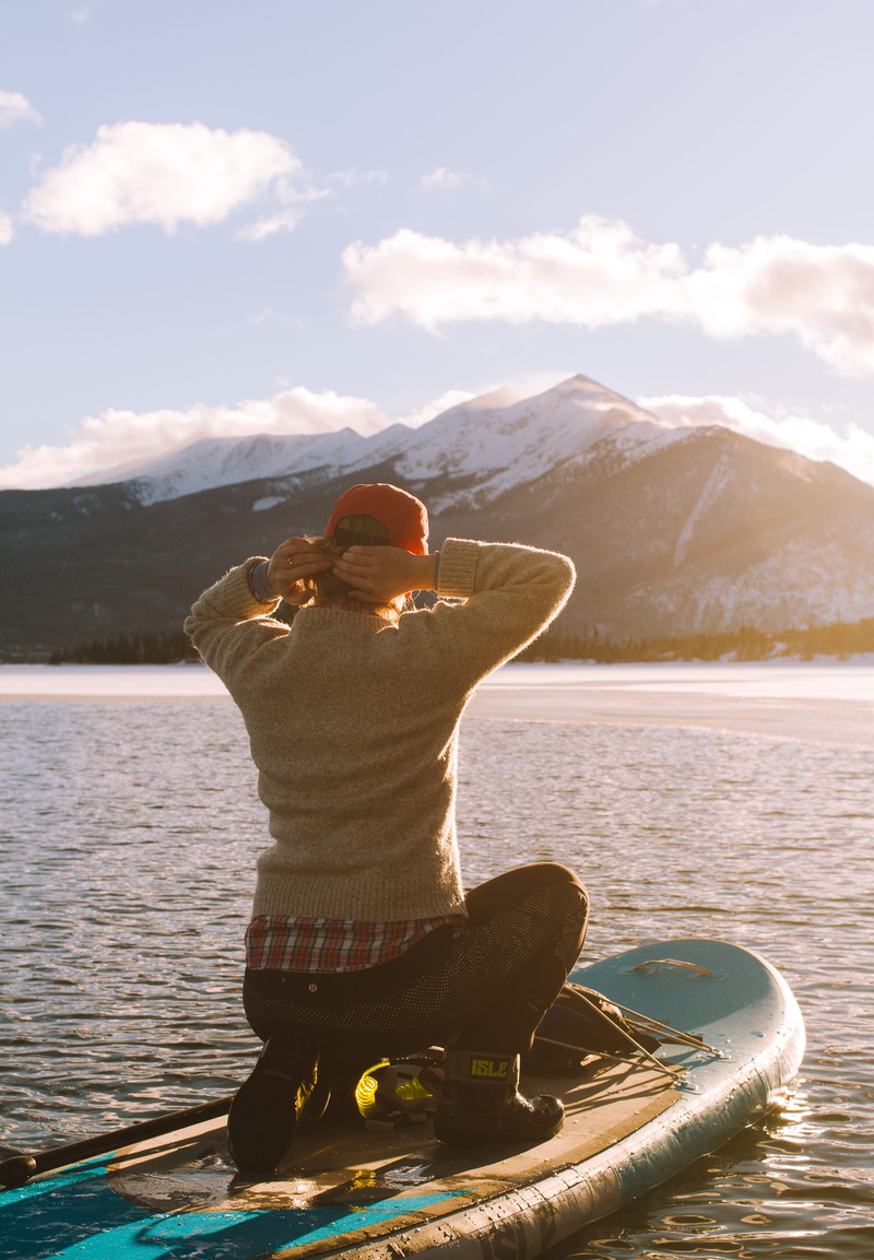 non-urban scene, waveboard, lifestyles, board, day, lake, body, rear view, black, shore, riding, sitting, daytime, brown, wearing, paddle, real people