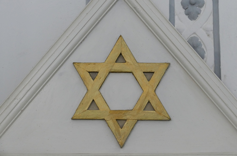 triangle shape, design, sign, jewish, synagogue, romania, indoors, pattern, worship, star shape, jews, built structure, brasov, religion, star of david