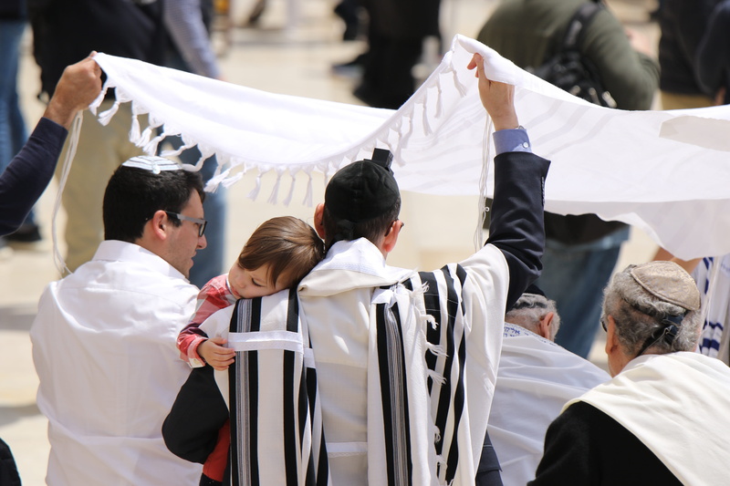 day, white color, crowd, human limb, arms raised, real people, faith, focus on foreground, judaism, 5K, religion, celebration, togetherness, adult, tallit