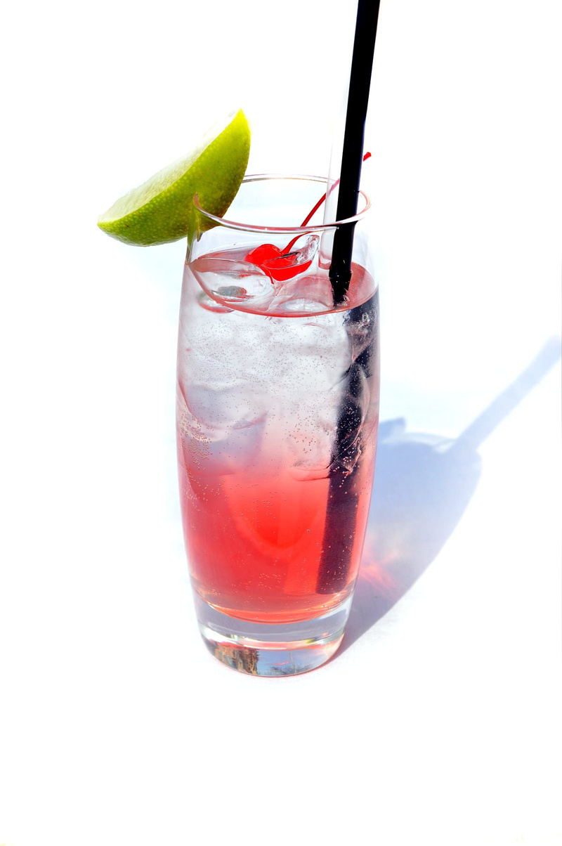 cocktail, household equipment, drinking glass, drinking straw, close-up, straw, clear, drink, glass, refreshment, no people, sunrise, lemon, slice, in clear